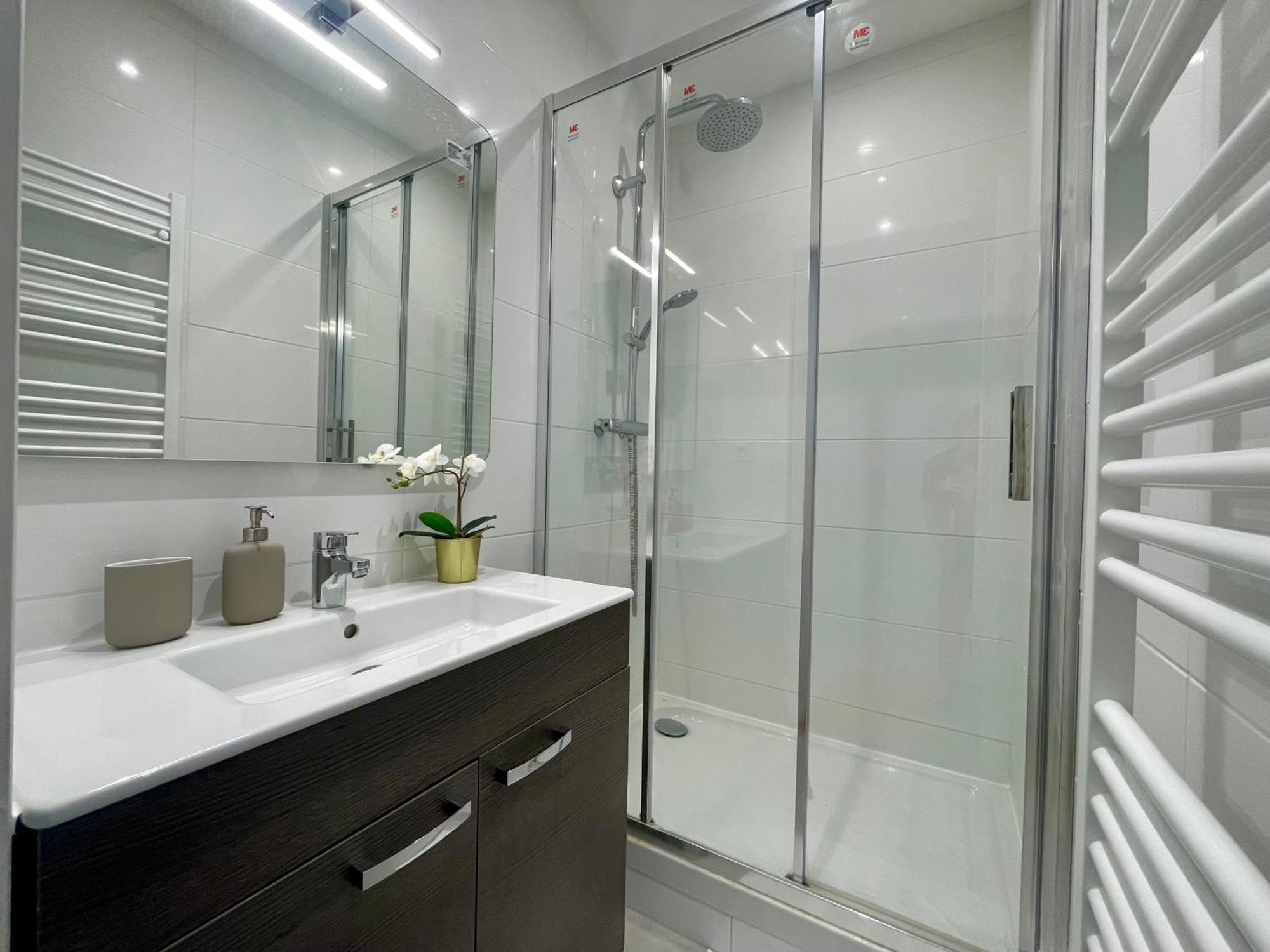 Bngo I Le Spacieux I 3 Chambres, 2 Salles De Bain, Parking Prive Gratuit, 8 Personnes, Vieux Lyon Hypercentre Экстерьер фото