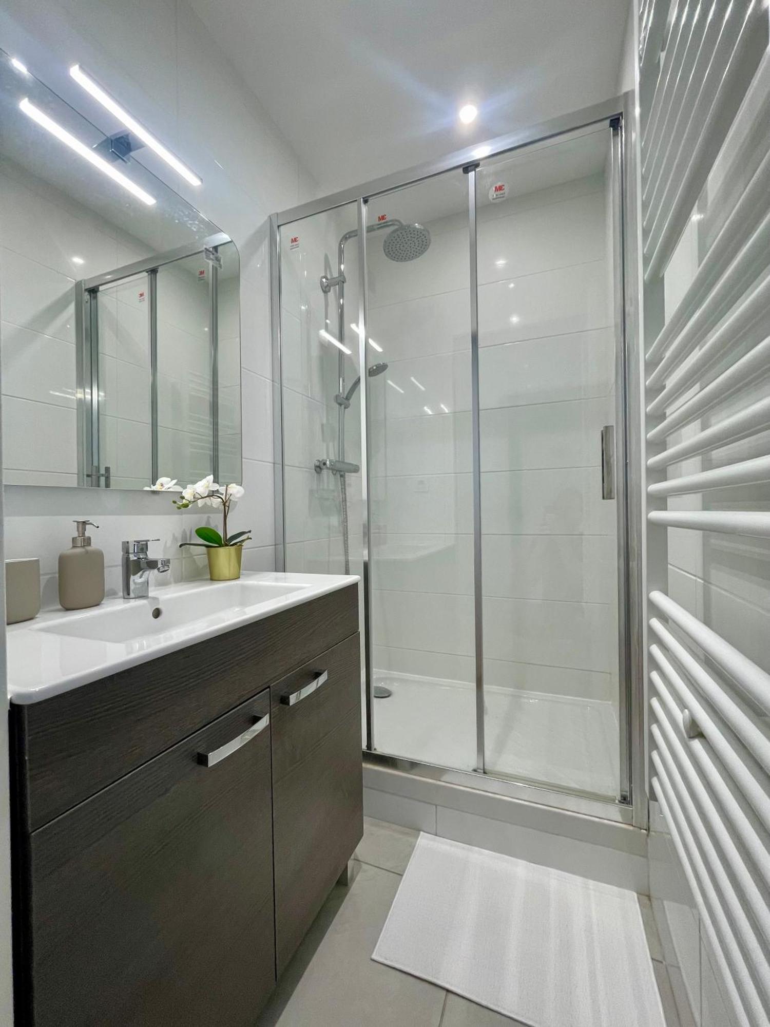Bngo I Le Spacieux I 3 Chambres, 2 Salles De Bain, Parking Prive Gratuit, 8 Personnes, Vieux Lyon Hypercentre Экстерьер фото